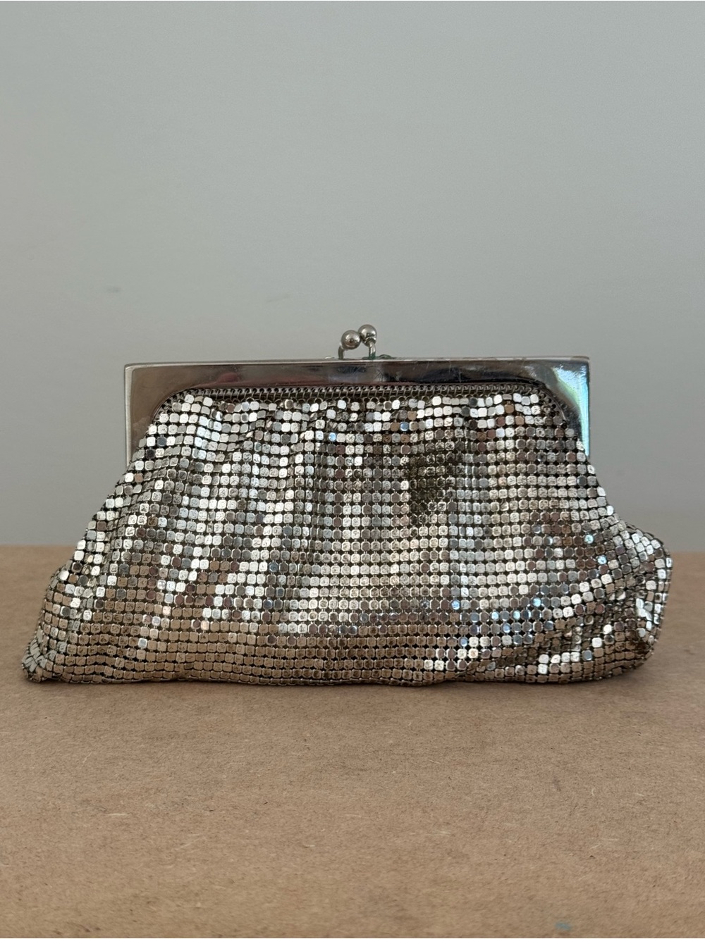 Vintage Whiting Davis Silver Liquid Metal Mesh Kiss Lock Clutch Bag Minimalist